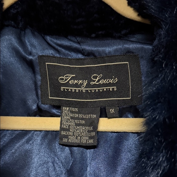 Terry Lewis Classic Luxuries Midnight Teddy Coat - Picture 2 of 3